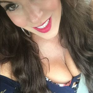 Meet your Posher, Holly